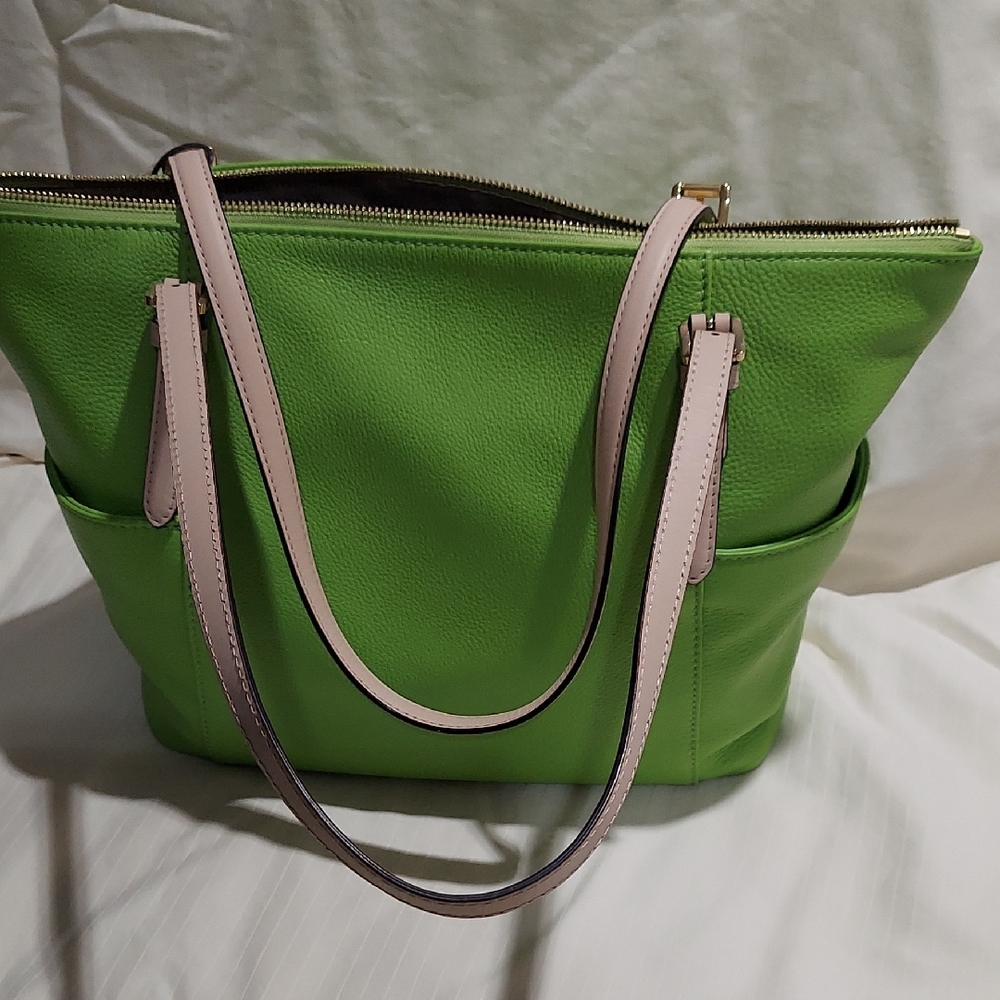 Green Tote Bag 💚 - Picture 4 of 4